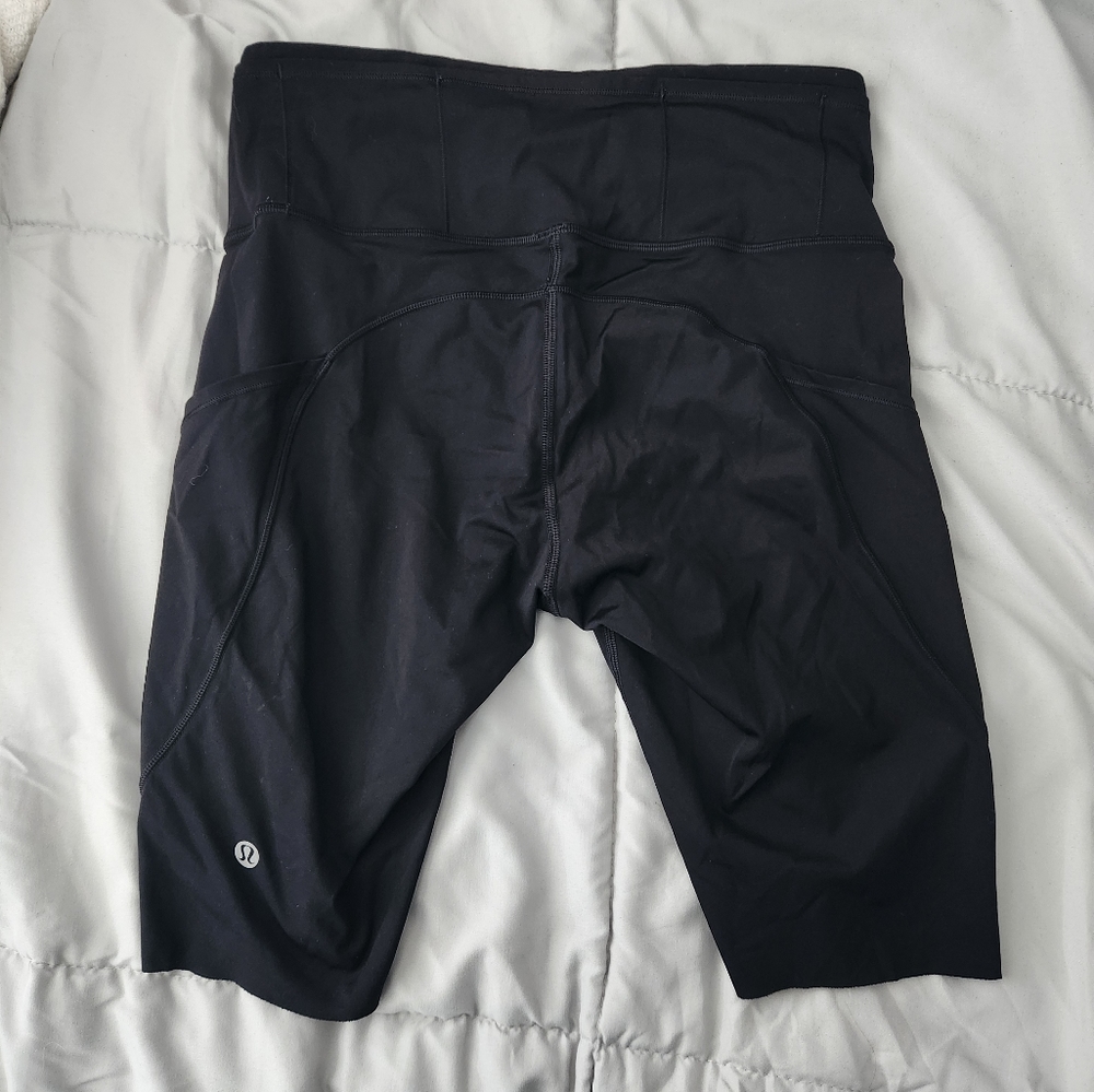 Fast and free Lulu shorts 10" size 8